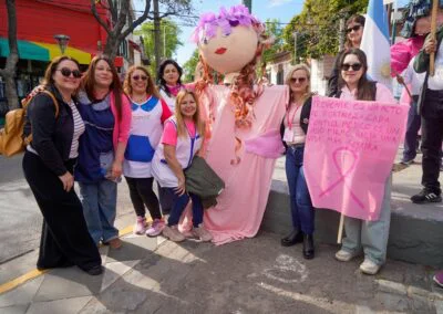 La-comunidad-educativa-de-Merlo-se-suma-a-Octubre-Rosa-1-400x284-1