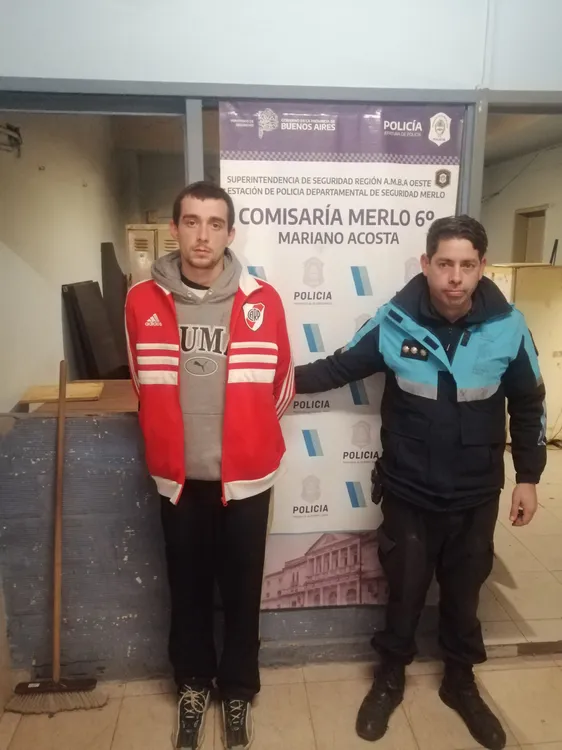 3 foto ESPECTACULAR OPERATIVO EN MARIANO ACOSTA_ DETIENEN A UN HOMBRE ARMADO CON PEDIDO DE CAPTURA QUE DISPARÓ CONTRA LA POLICÍA (1)